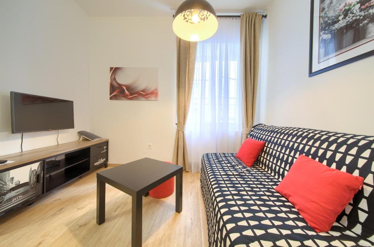 Logo Apartments 5 Min Walk To Main Square Загреб Екстериор снимка