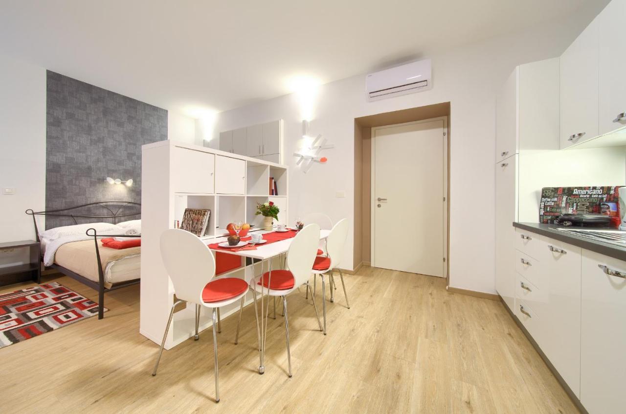 Logo Apartments 5 Min Walk To Main Square Загреб Екстериор снимка